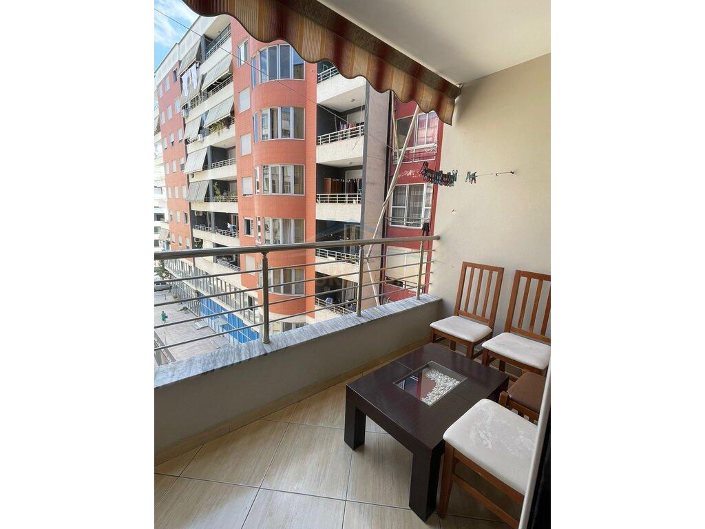 Shitet Apartament 2+1, Unaza e Re