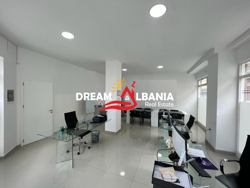 Shop for sale in Vasil Shanto near “Ish Diplomatit” in Tirana (ID 4171403)