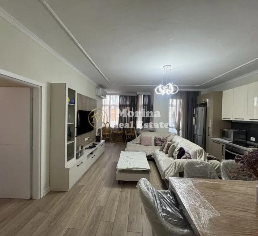 Qera, Apartament 3+1, Vasil Shanto, 1050 euro/muaj