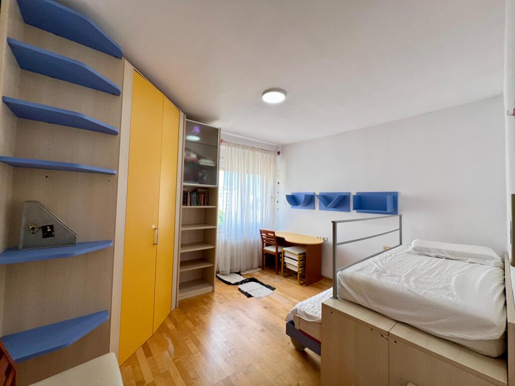 Qira Apartament 2+1+2 Ballkone, “Pazari i Ri”, Tiranë