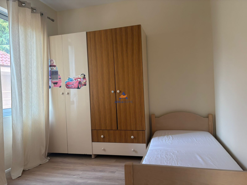 JEPET APARTAMENT ME QERA 2+1+BALLKON "TE RRUGA E ELBASANIT" 600 EURO