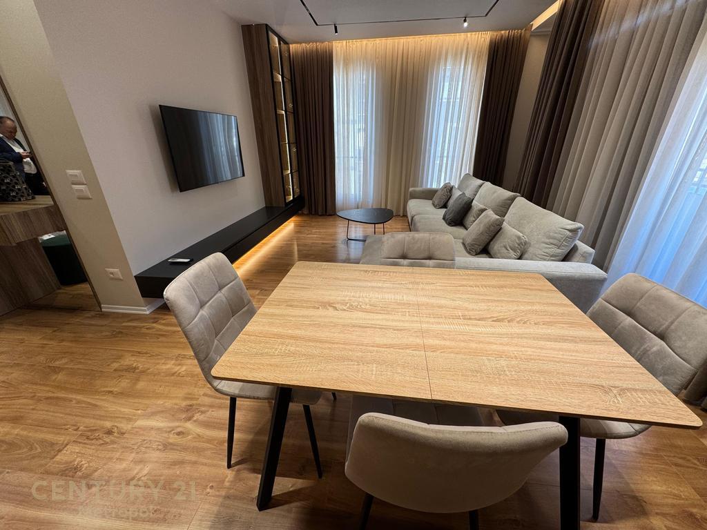 APARTAMENT LUKSOZ 2+1+2 PER QIRA, SHKOLLA E KUQE!