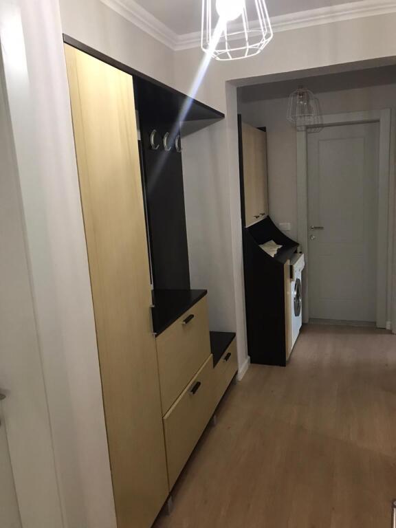 🏙️ Apartament 3+1 me Qira – Piazza, Qendër