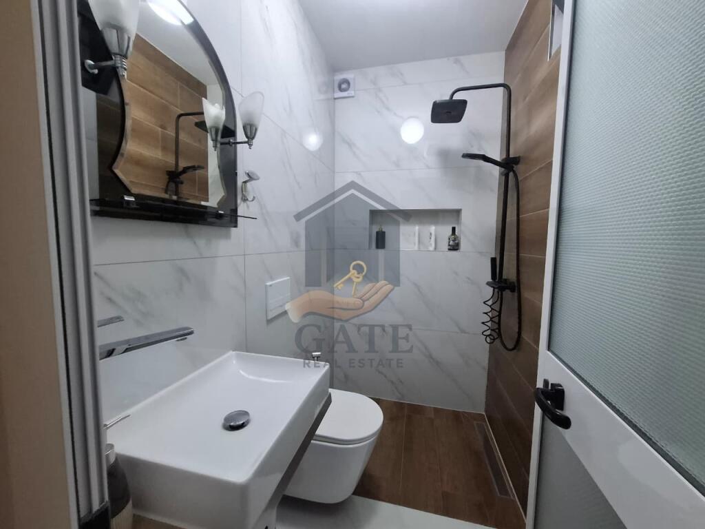 Appartamento 1+1 in affitto – Spiaggia, Durazzo (Vicino Hotel Adriatik)