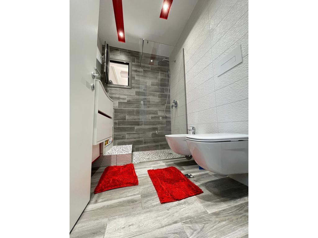 JEPET ME QIRA APARTAMENT 2+1+2 TE RRUGA E DIBRES , TOWER BRIDGE 3