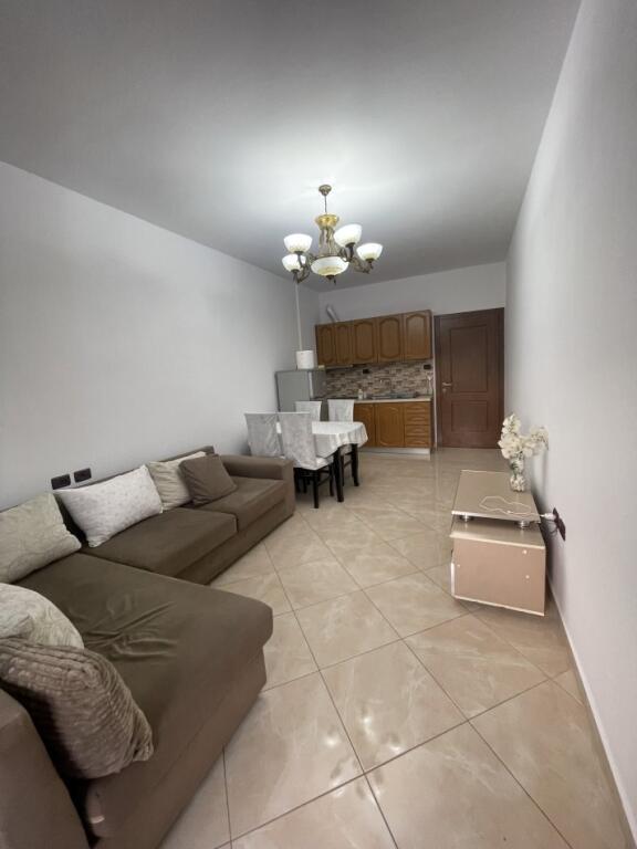 Appartamento 2+1+1 con Balcone in Affitto