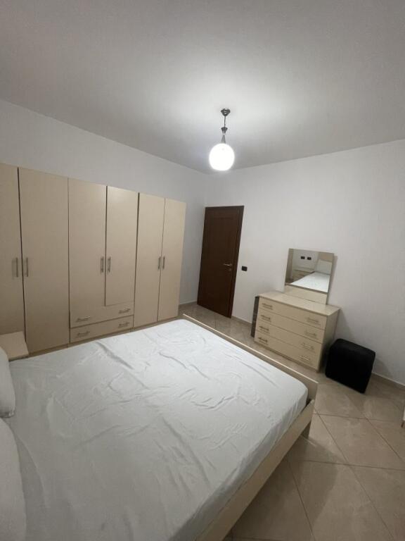 Appartamento 2+1+1 con Balcone in Affitto