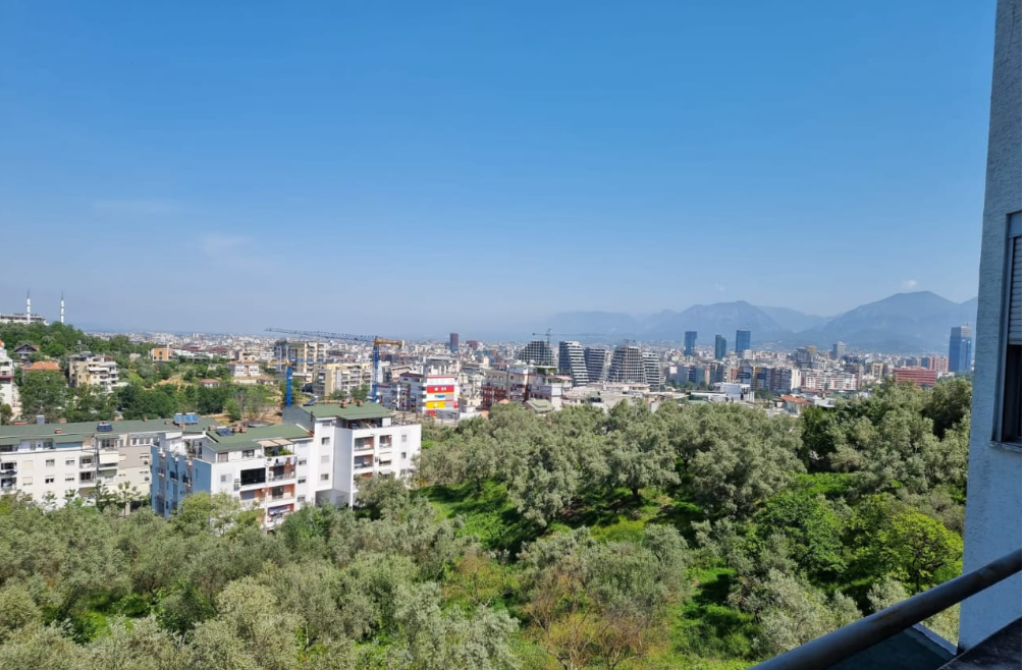 Apartament 3+1 per qira tek Liqeni i Thate