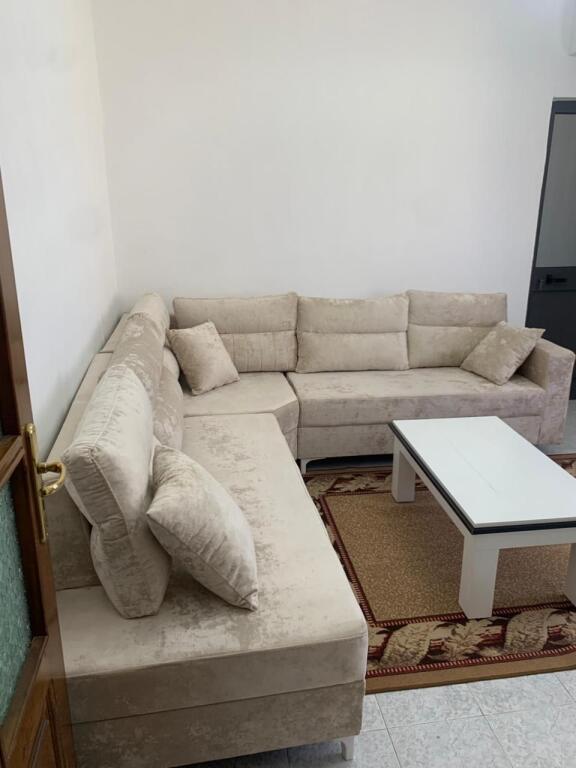 Jepet Hyrje me qera 1+1 ne Durres