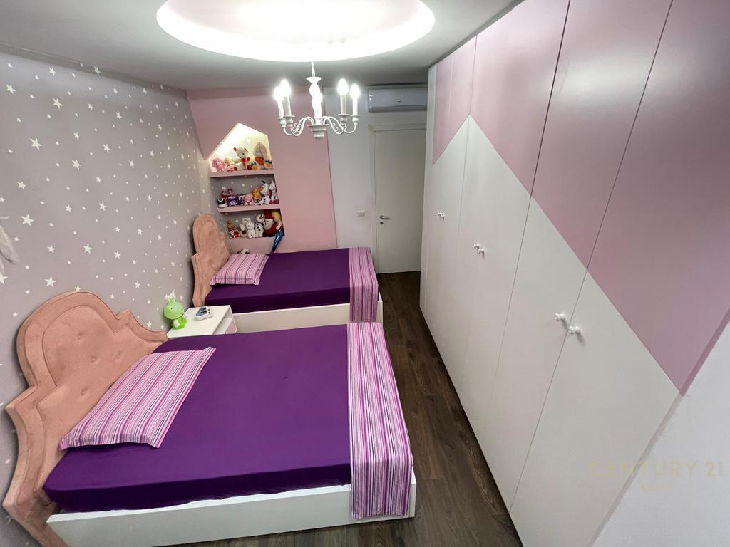 JEPET ME QIRA APARTAMENT 2+1+2 TE RRUGA E DIBRES , TOWER BRIDGE 3