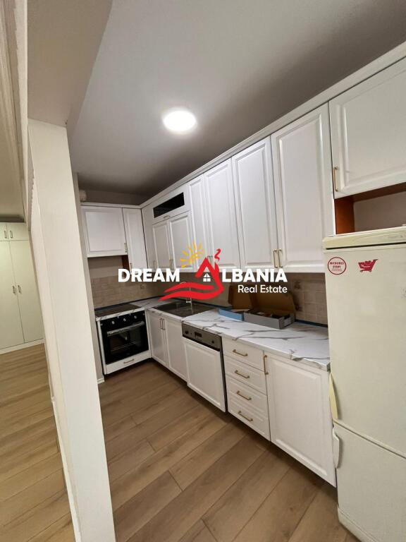 Apartament 2+1+2 me qera ne Qender prane Toptani Center (ID 42215411).