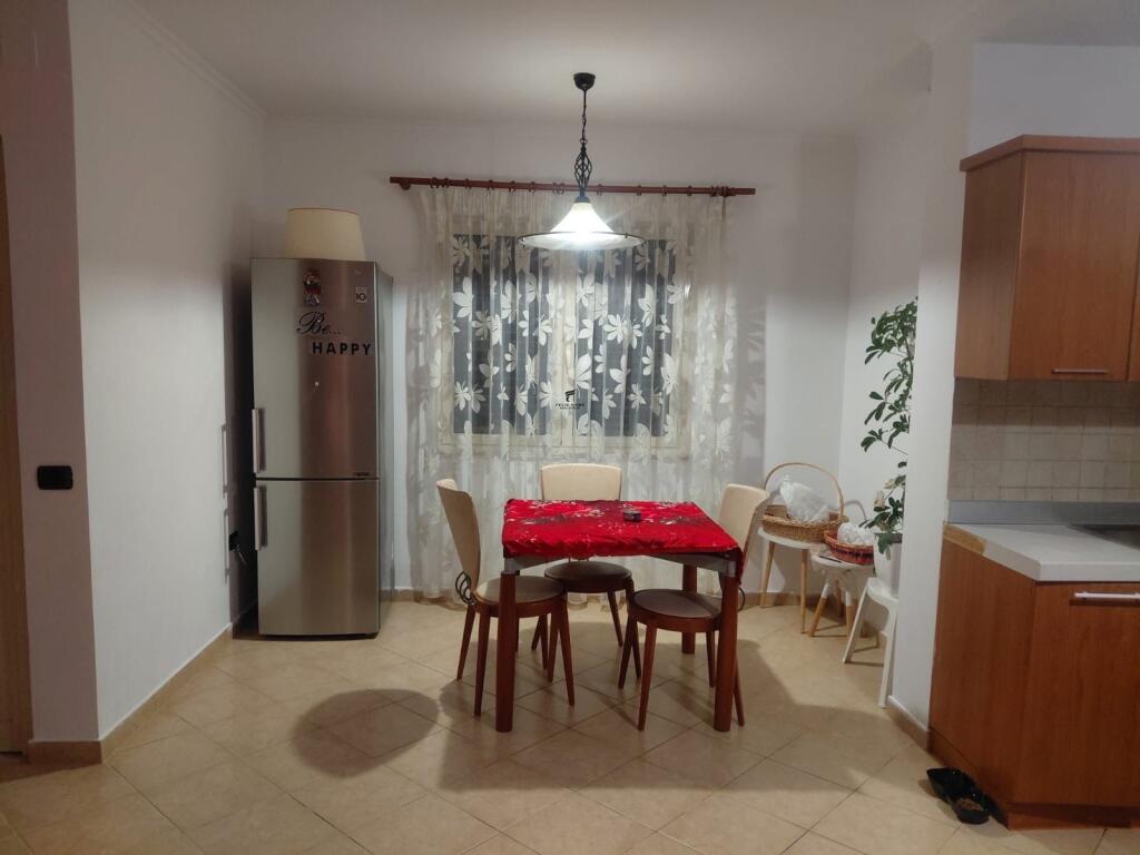 SHITET APARTAMENT 2+1 LIQEN ARTIFICIAL 300.000 EURO