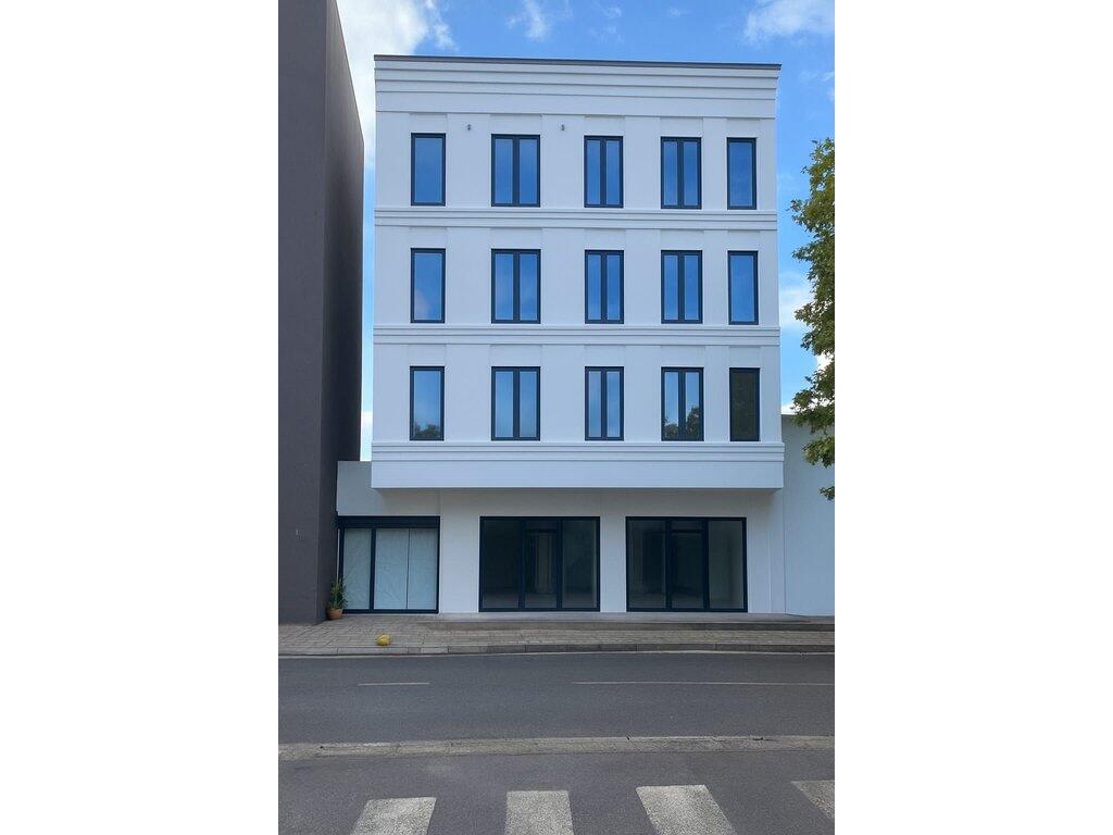 ALI DEM, MULTIFUNCTIONAL OBJECT FOR RENT - FOUR FLOORS!