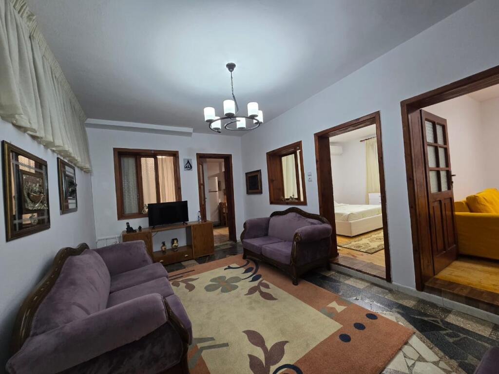 Apartament 3+1+1 shtepi private