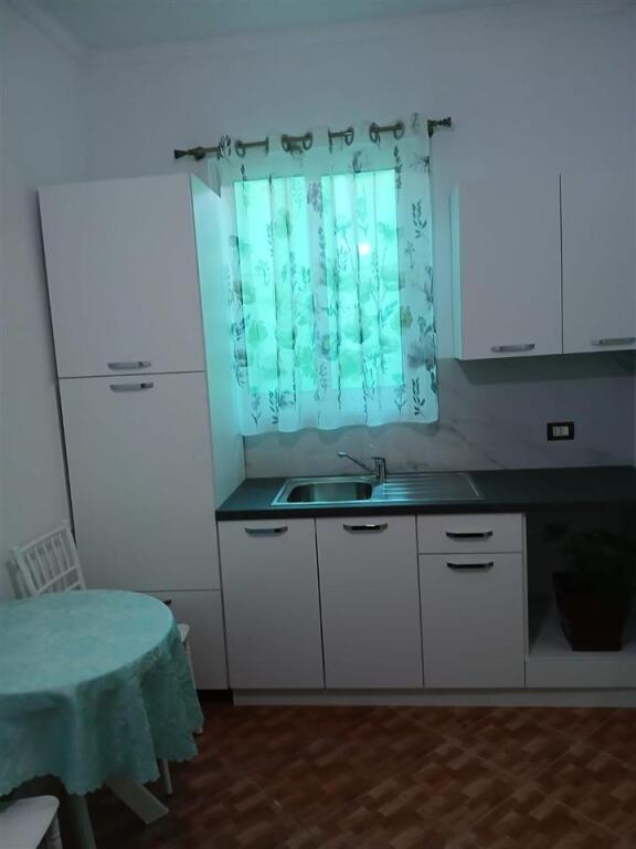 House 1+1 for rent in Kinostudio near Kafja e Rremes (30,000 Leke)