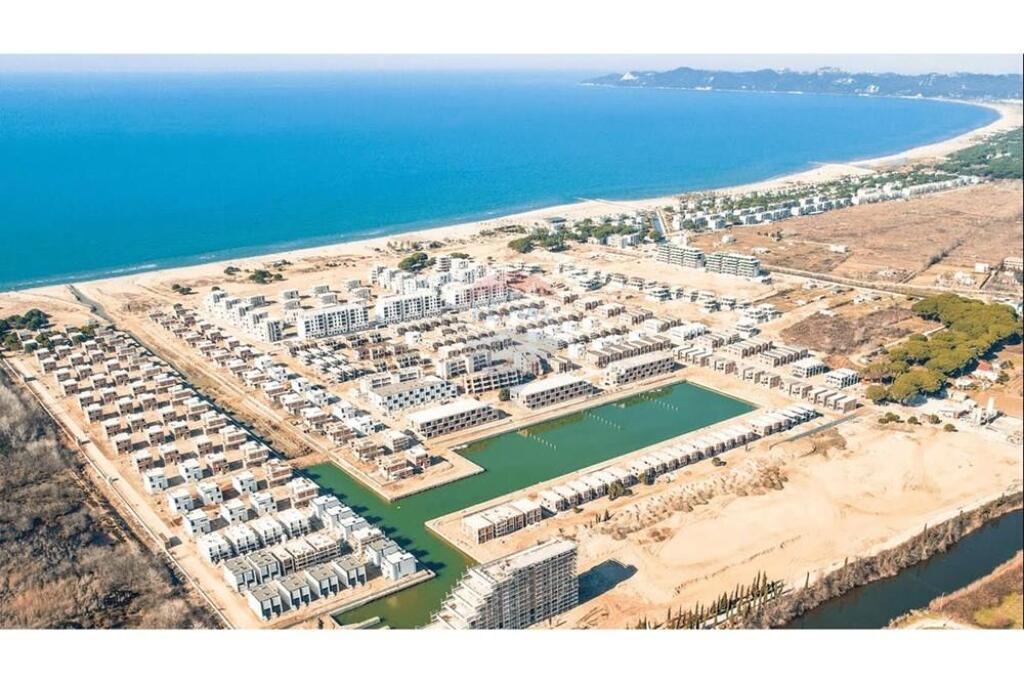Vile ne shitje, ne kompleksin "Turquoise Marina"!
