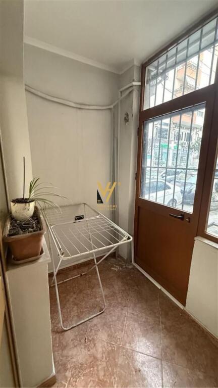 JEPET APARTAMENT 2+1 ME QERA TE GJYKATA, ISH EKSPOZITA 65.000 LEKE