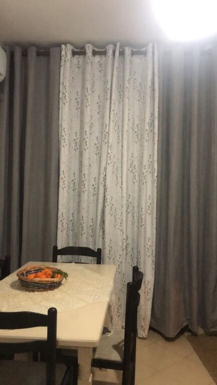 Jepet me qera apartament 1+1 tek Kodra Diellit sapo kalon Kristal Center!
