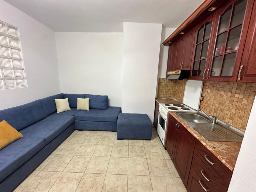 Shitet apartament 1+1 plahh iliria
