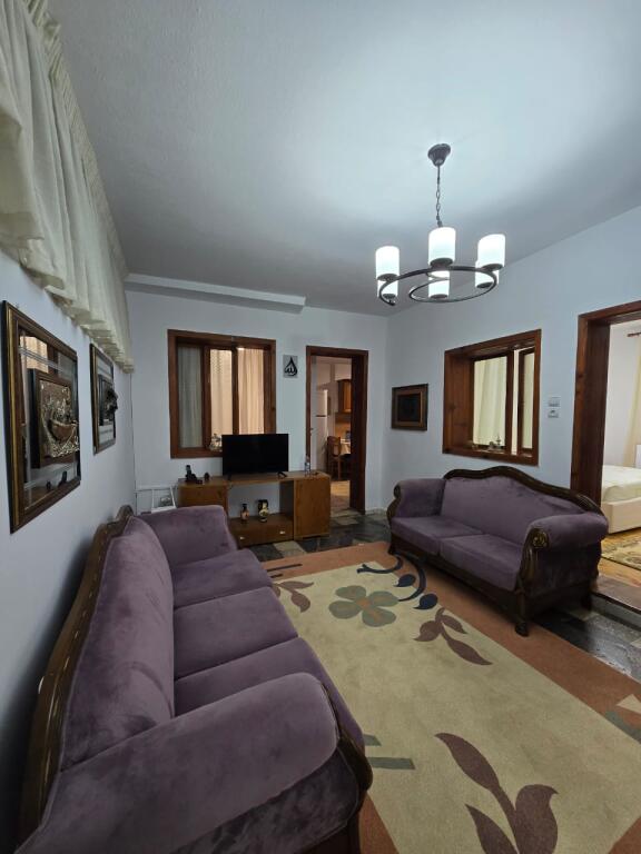 Apartament 3+1+1 shtepi private