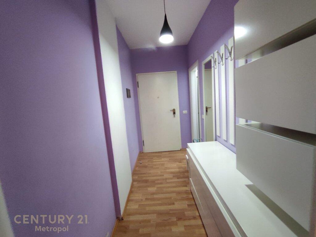 APARTAMENT 2+1+2 PER QERA PRANE QENDRES !