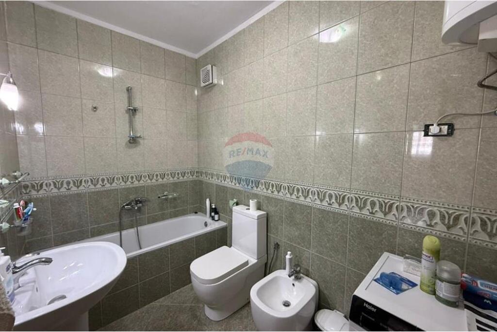 APARTAMENT 2+1+2 PER SHITJE TE KOMUNA E PARISIT