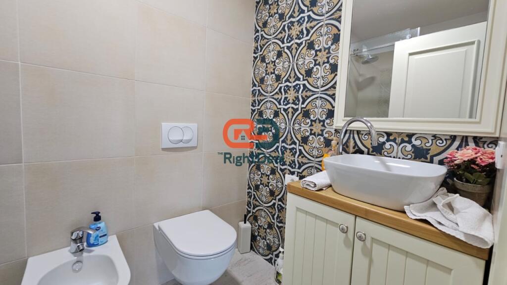 Tek Rezidenca Kodra E Diellit 2, Shitet Super Apartament 2+1, Me Pamje Nga Dajti Dhe Totalisht I Investuar !!