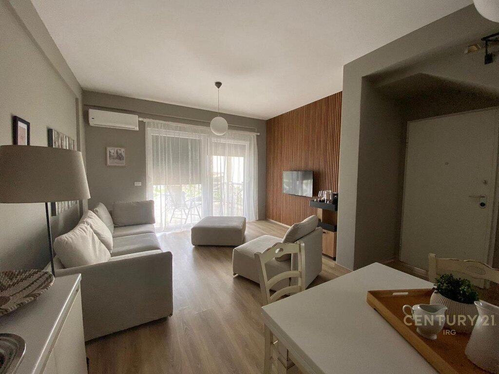 SHITET VILË NË DHËRMI – RESIDENCA “WHITE ROCK”