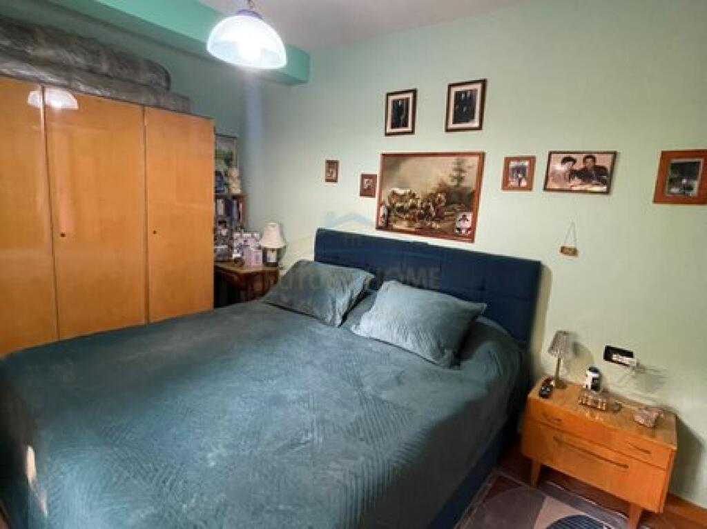 Shitet, Apartament 3+1+2, Rruga Muhamet Gjollesha.