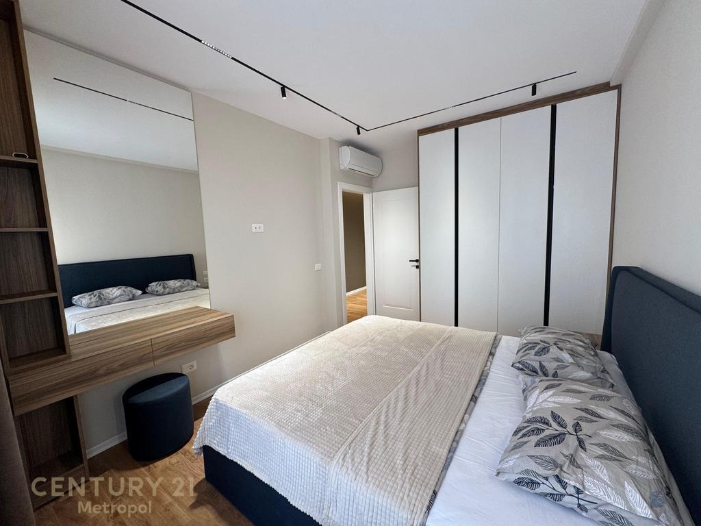 🏡 Apartament luksoz 2+1+2 me qira – Shkolla e Kuqe + Post Parkimi