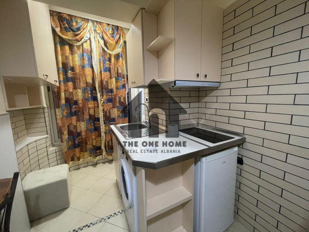 Studio apartment for rent - Refrigerator.