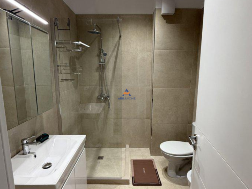 AFFITTASI APPARTAMENTO 2+1+2+BALCONI+POSTO AUTO "IN VIA 5 MAJI" 650 EURO