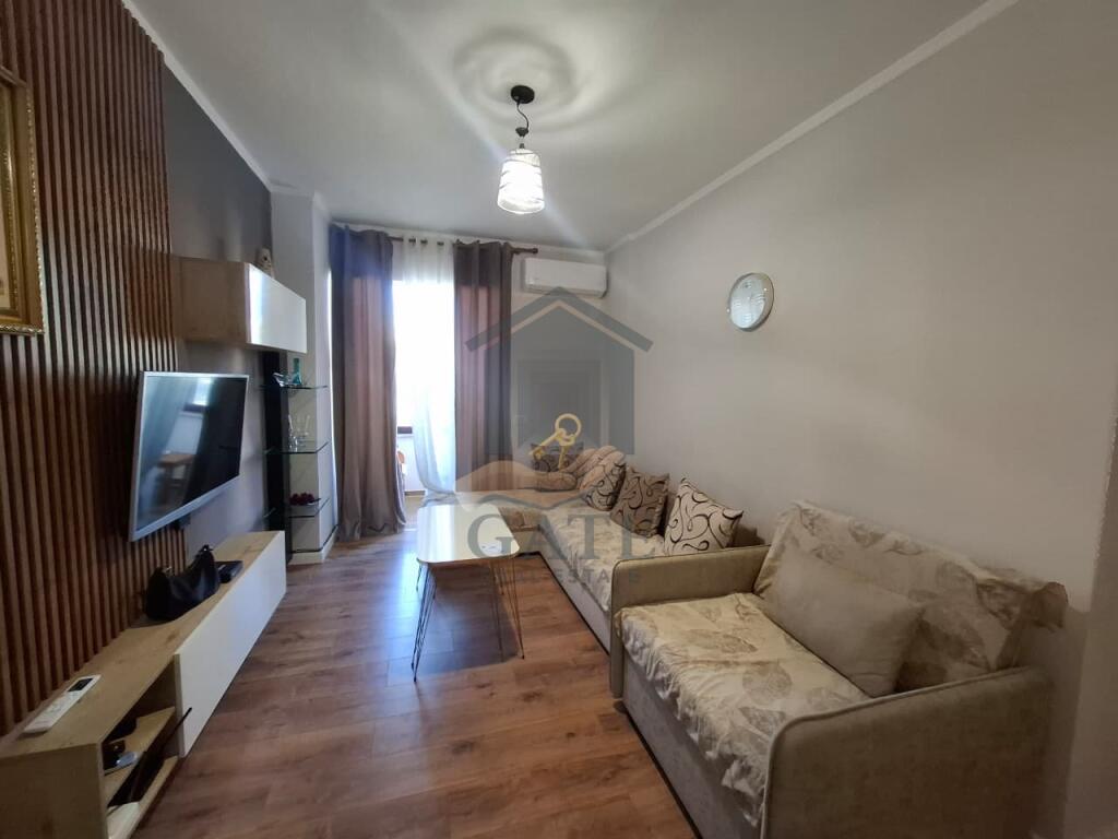 Appartamento 1+1 in affitto – Spiaggia, Durazzo (Vicino Hotel Adriatik)