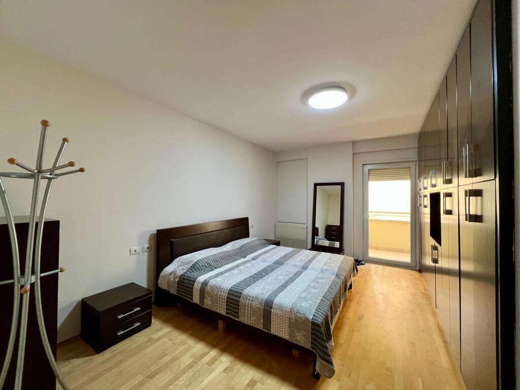 Qira Apartament 2+1+2 Ballkone, “Pazari i Ri”, Tiranë