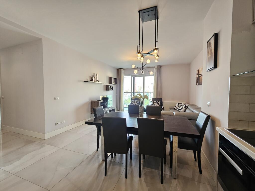 Jepet me Qira Apartament 2+1 + Post Parkimi + gardorobe– Ambasador 3 ✨çmimi 2200 euro