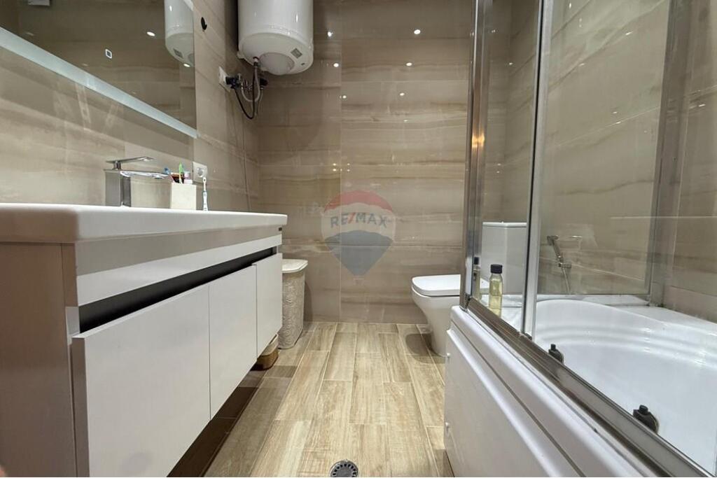 Apartament 2+1 me qira Liqeni i Thate!