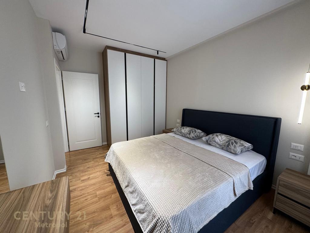 APARTAMENT LUKSOZ 2+1+2 PER QIRA, SHKOLLA E KUQE!