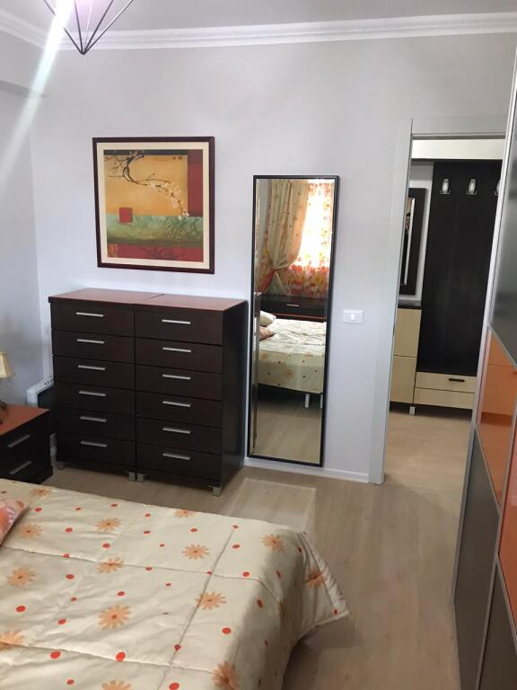 🏙️ Apartament 3+1 me Qira – Piazza, Qendër