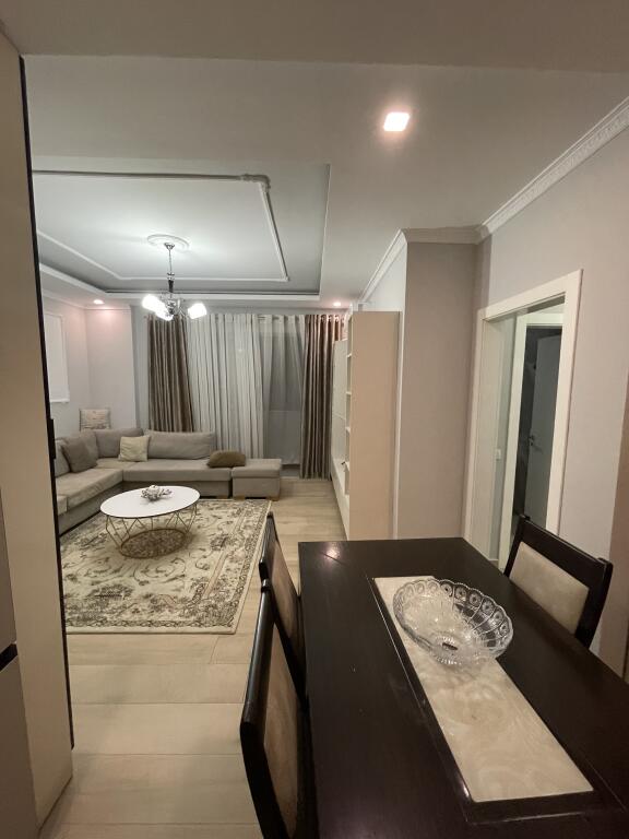 Jepet me qera apartament 2+1+2 Kamez tek Ulliri