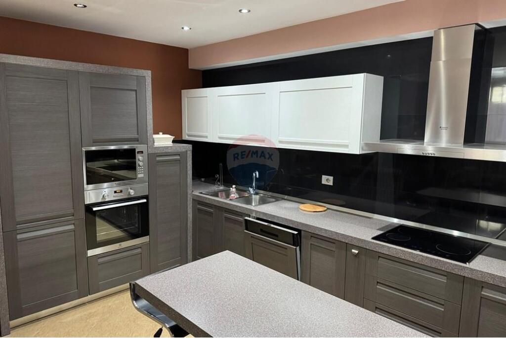 APARTAMENT 3+1+2 PER QIRA TE ZOGU I ZI