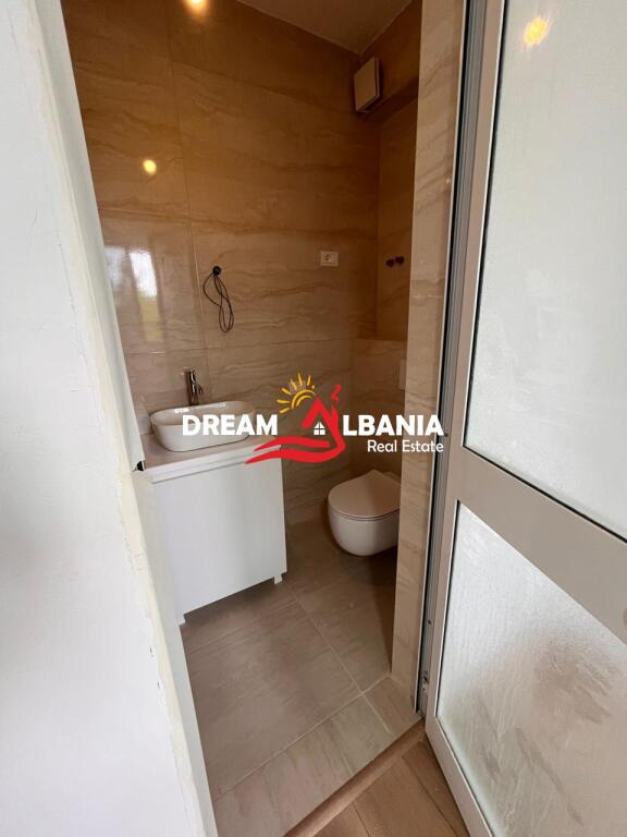 Apartament 2+1+2 me qera ne Qender prane Toptani Center (ID 42215411).