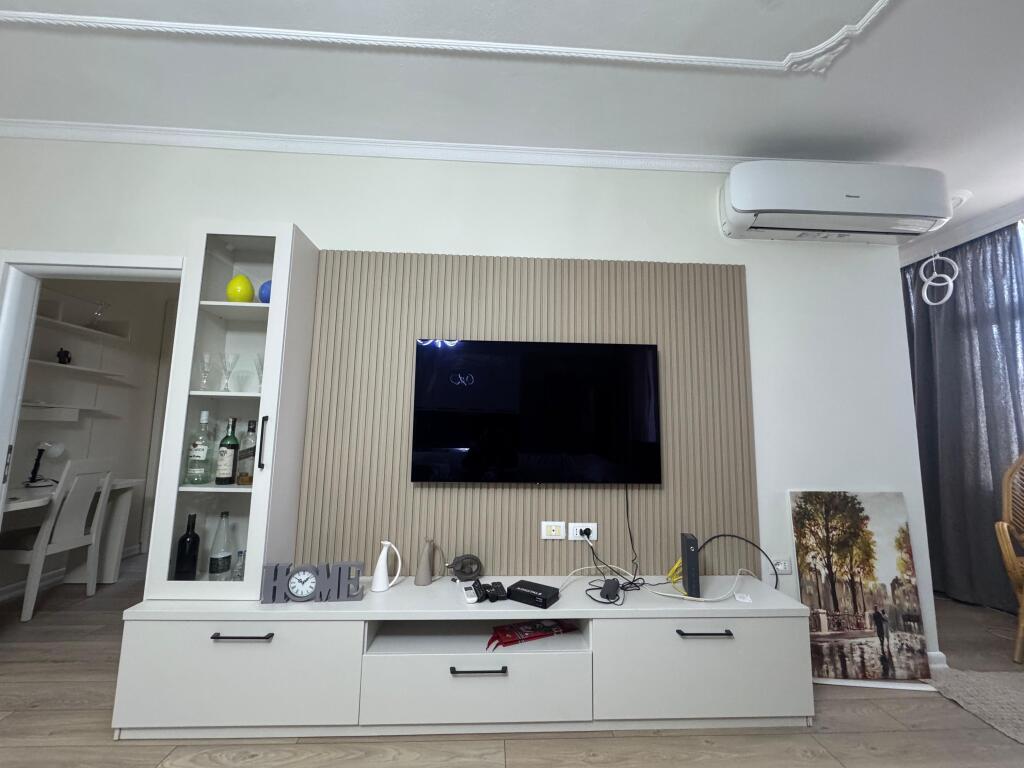 Jepet me qira 3+1+2 PRANE GJYKATES RR.NJAZI DEMI 1050€