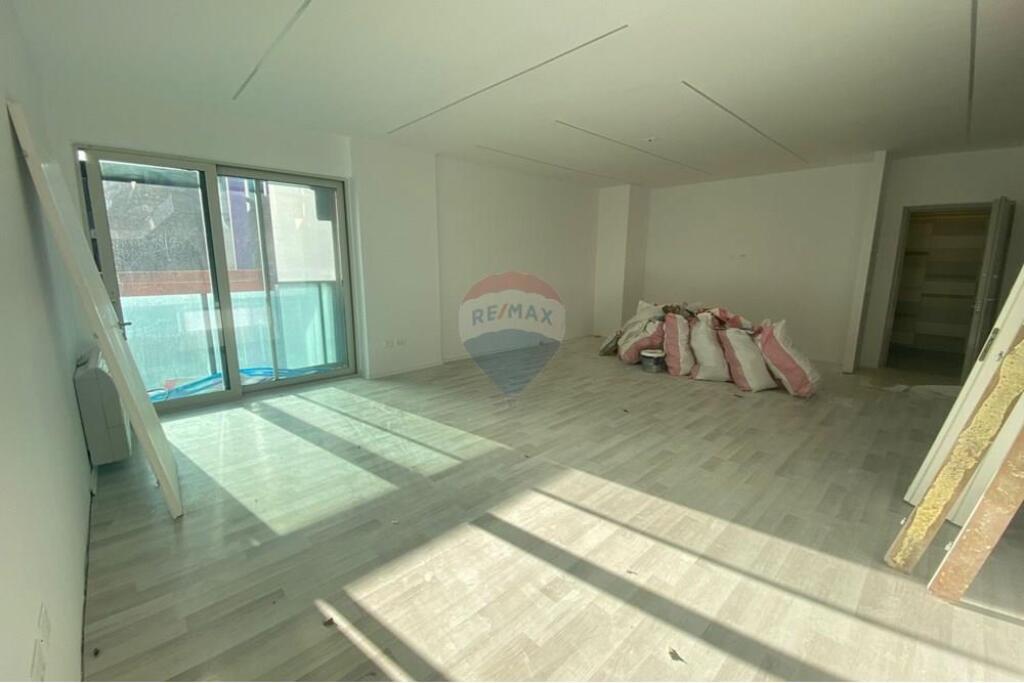 APARTAMENT 2+1 PER SHITJE TEK AMBASADOR 3