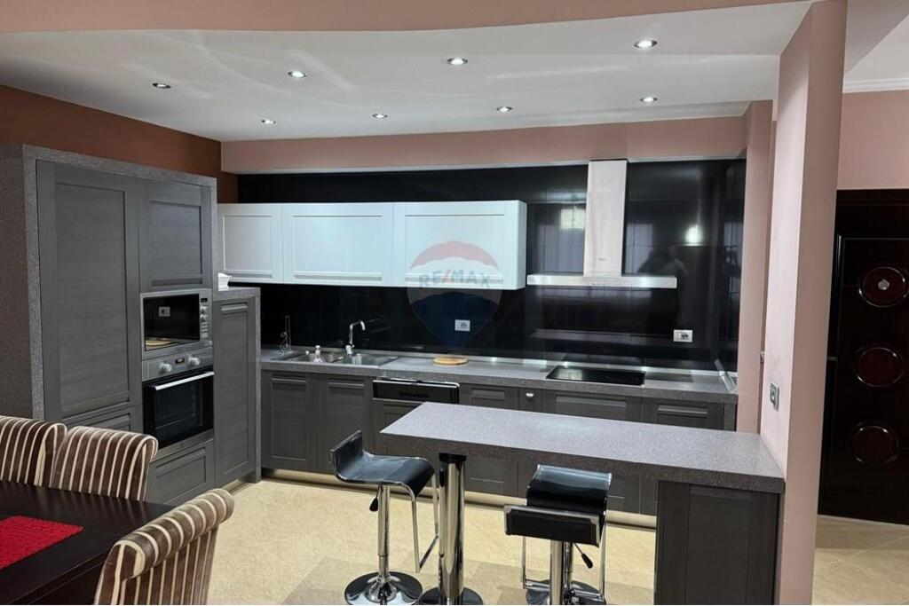 APARTAMENT 3+1+2 PER QIRA TE ZOGU I ZI