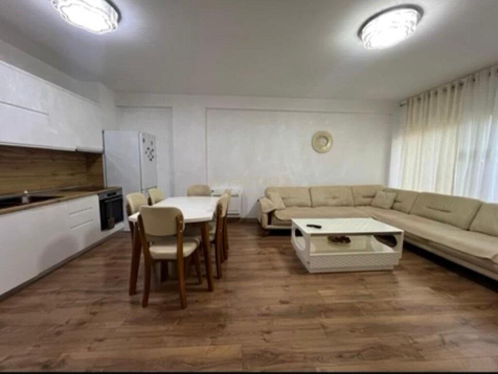 🏡 Apartament 2+1 + Post Parkimi me Qira – Kompleksi Fratari, Kopshti Botanik