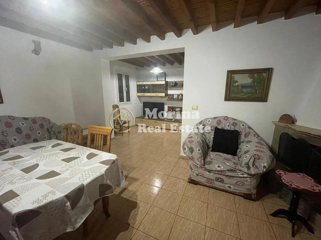 Qera, Hyrje Private 2+1, 5 Maj , 380 euro/muaj.