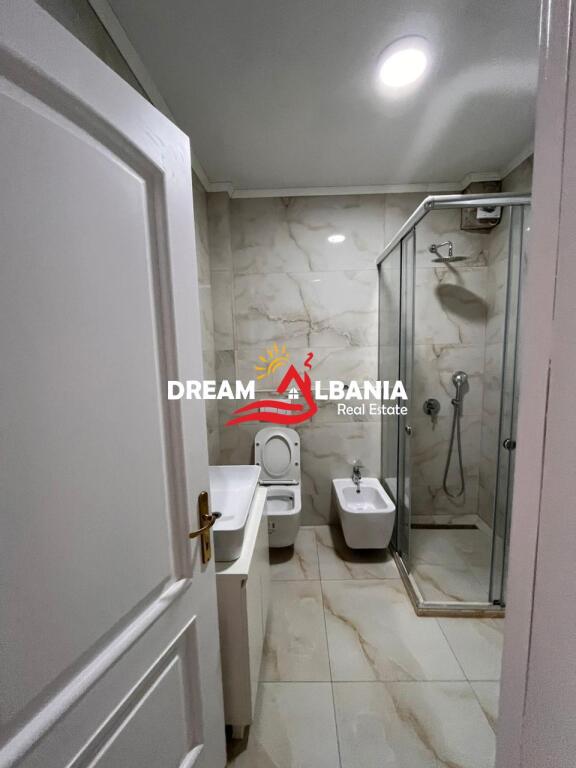 Apartament 2+1+2 me qera ne Qender prane Toptani Center (ID 42215411).