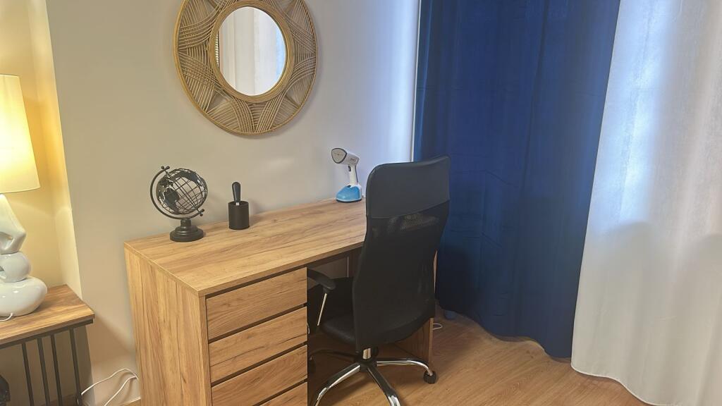 Jepet me qira apartament 2+1 në qendër të Tiranës 🏙️ Apartamenti ndodhet në pallat të ri 17-katësh, pas 9-katsheve💶 Qiraja mujore: 750 €
