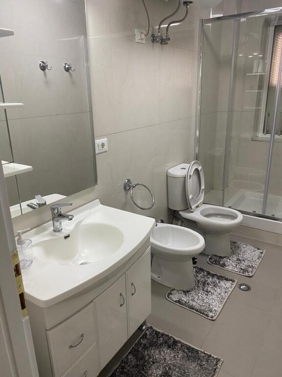 Apartament 1+1/ modifikuar ne 2+1  sheshi Willson