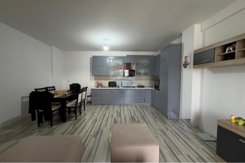 shitet  apartament 2+1 Yzberish prane kmy